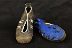 football, football boots, shoe, sport, nature, soccer shoe, grass, old, football, football, football, football boots, football boots, football boots, football boots, football boots, shoe, shoe, shoe, shoe. Chuteiras.