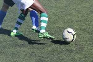 football, ball control, sport, player, match, shot, control, move, team, ace, football boots, lawn, artificial grass, ball, kick, soccer ball, domain. Análise das Chuteiras. 