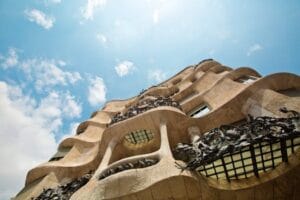Sustentabilidade e Modernidade: Casa Verde Amarela em Destaque